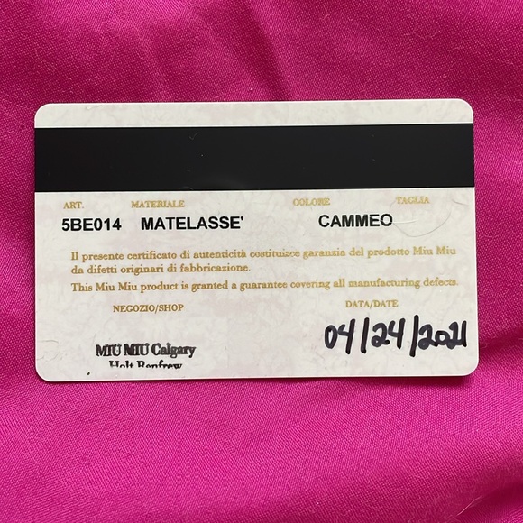 Authentic Miu Miu Matelassé Nappa Leather Mini Bucket Bag (2021) - Picture 2 of 4